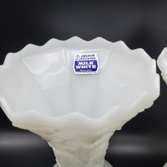 Anchor Hocking White Milk Glass Vase Vintage Grapes Ivy Pattern Anchorglass - Picture 4 of 10